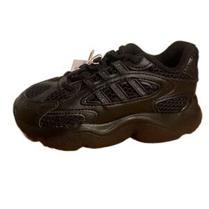 NWB Adidas Ozmillen Elastic Lace Shoes Kids